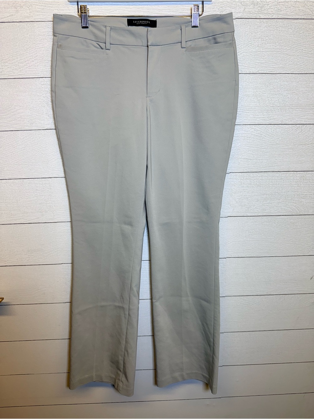 Liverpool Straight Leg Pants in Light Gray Women’s Size 12/31